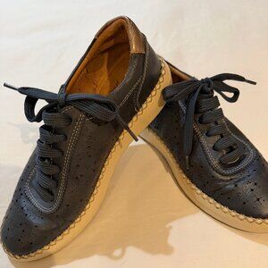 Pilkolinos Women's Mesina Navy Leather Walking Shoes - Size 39/9